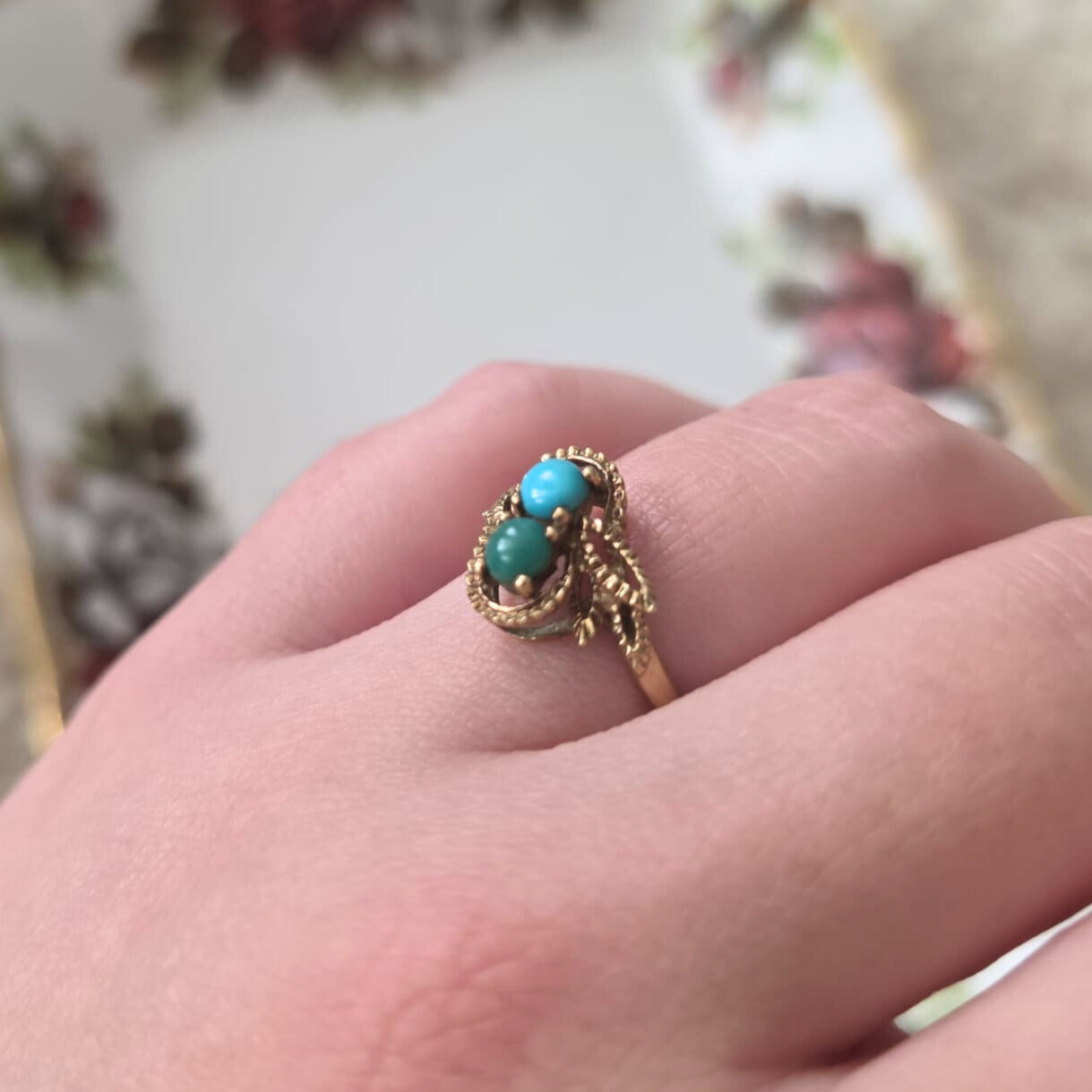 Vintage 9k gold ring with turquoise