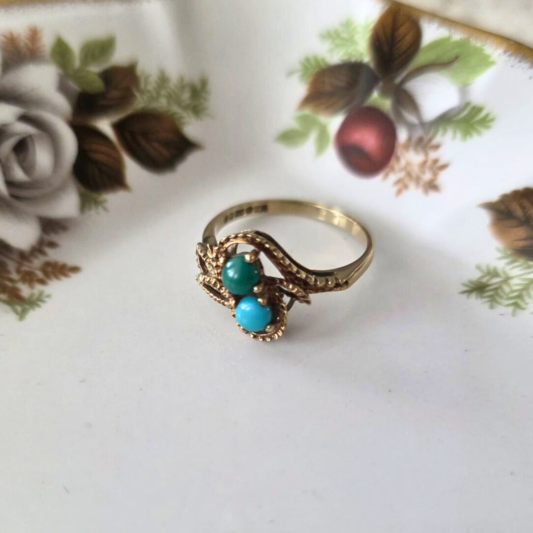 Vintage 9k gold ring with turquoise