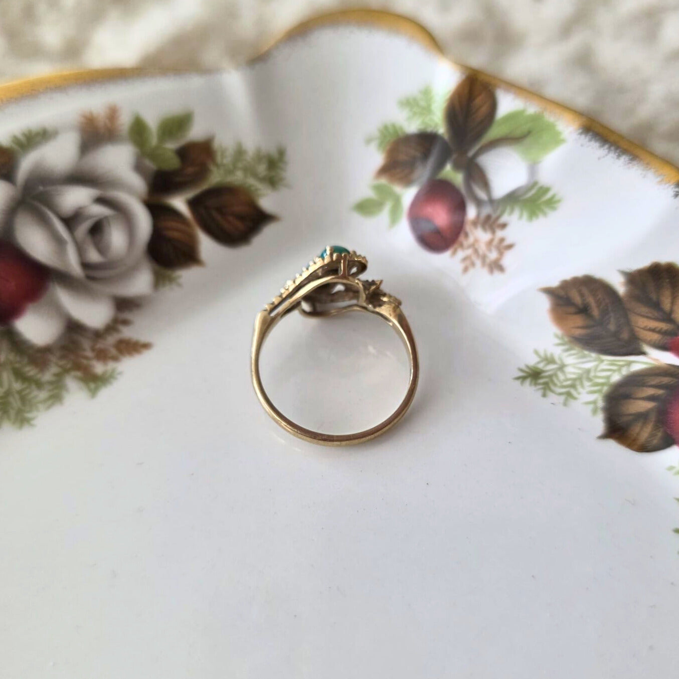 Vintage 9k gold ring with turquoise