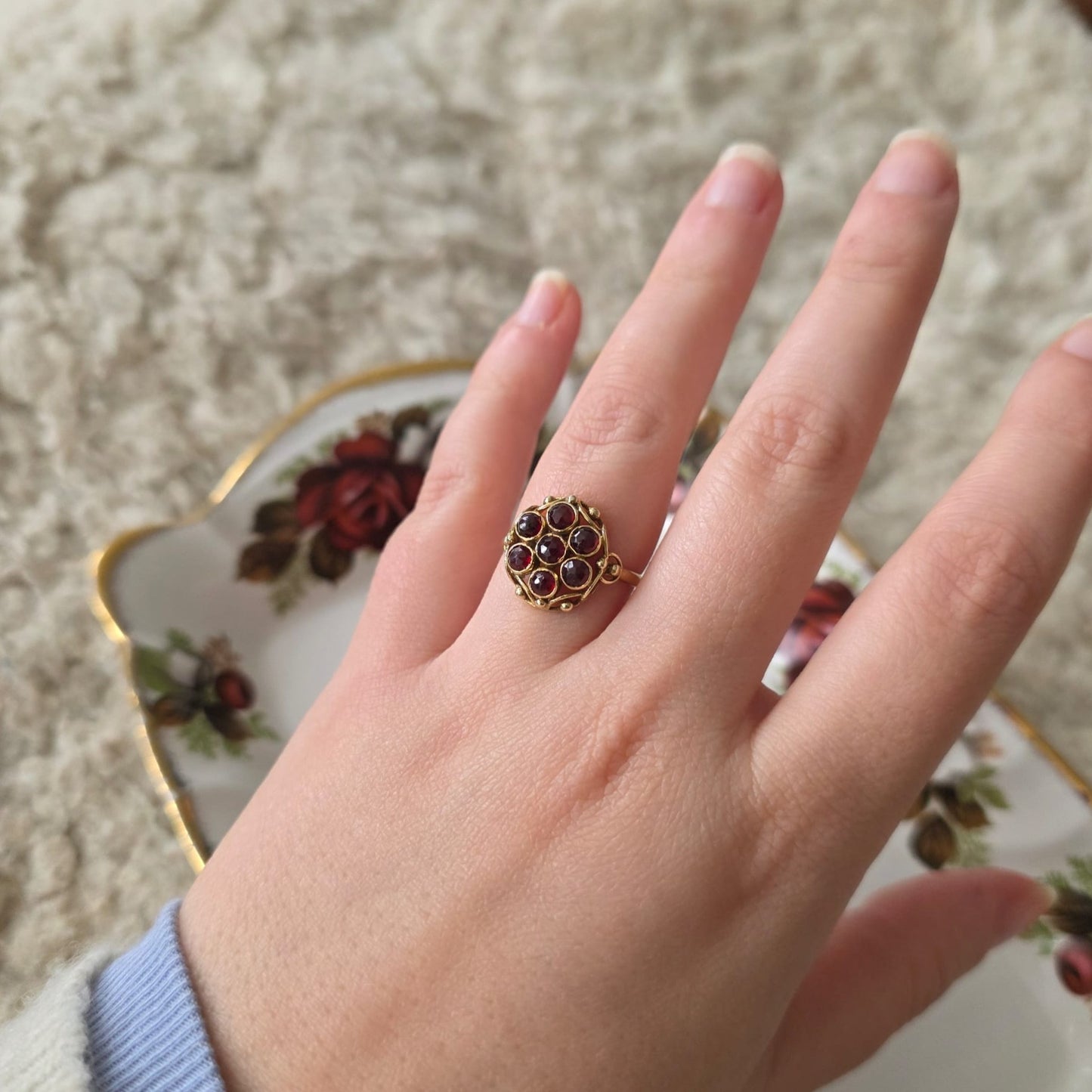 Vintage 14k gouden ring met granaat entourage