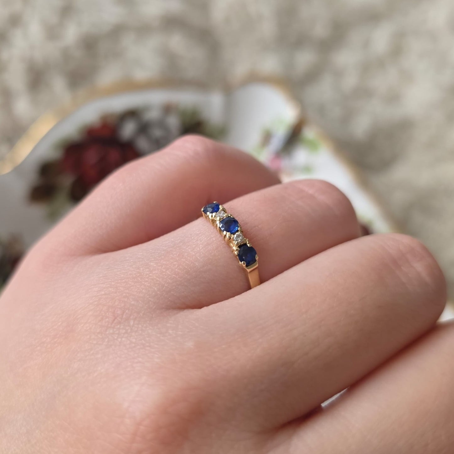 Vintage 14k gouden ring met witte en blauwe zirkonia