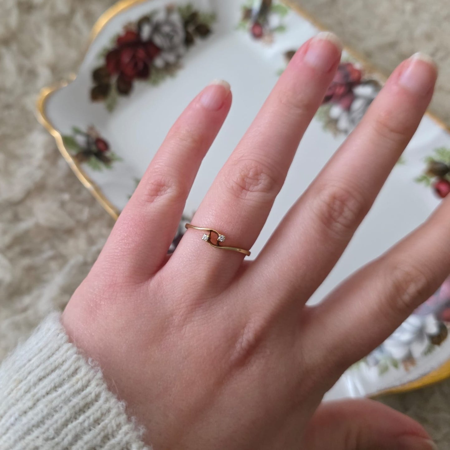 Vintage 14k gouden ring met twee diamantjes