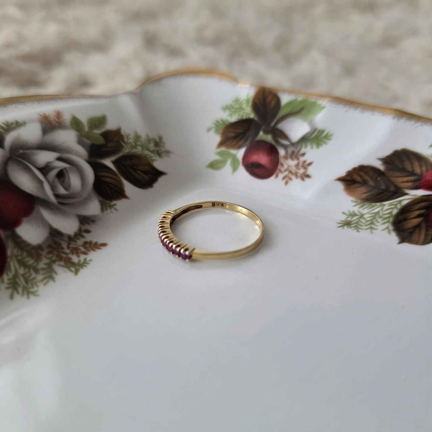 Vintage 14k gouden ring met robijnen