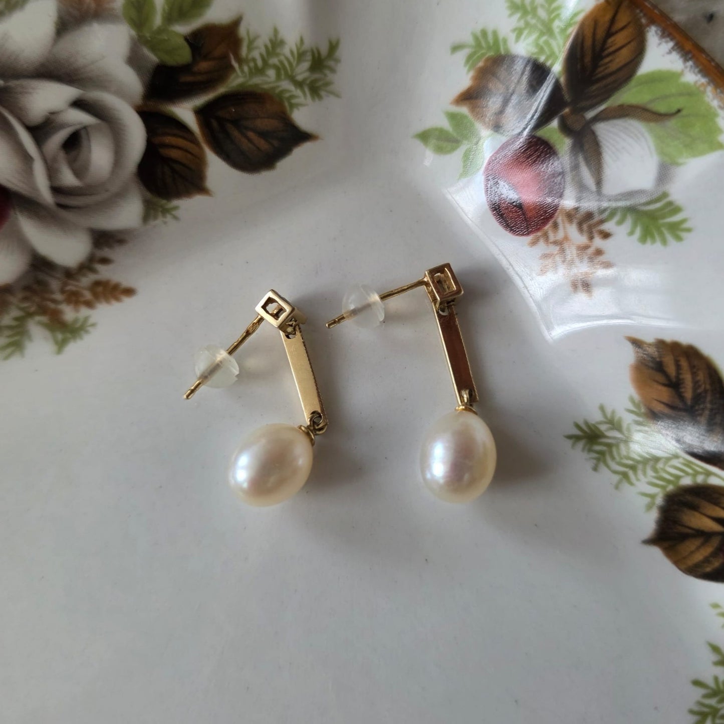 Vintage 14k gold stud earrings