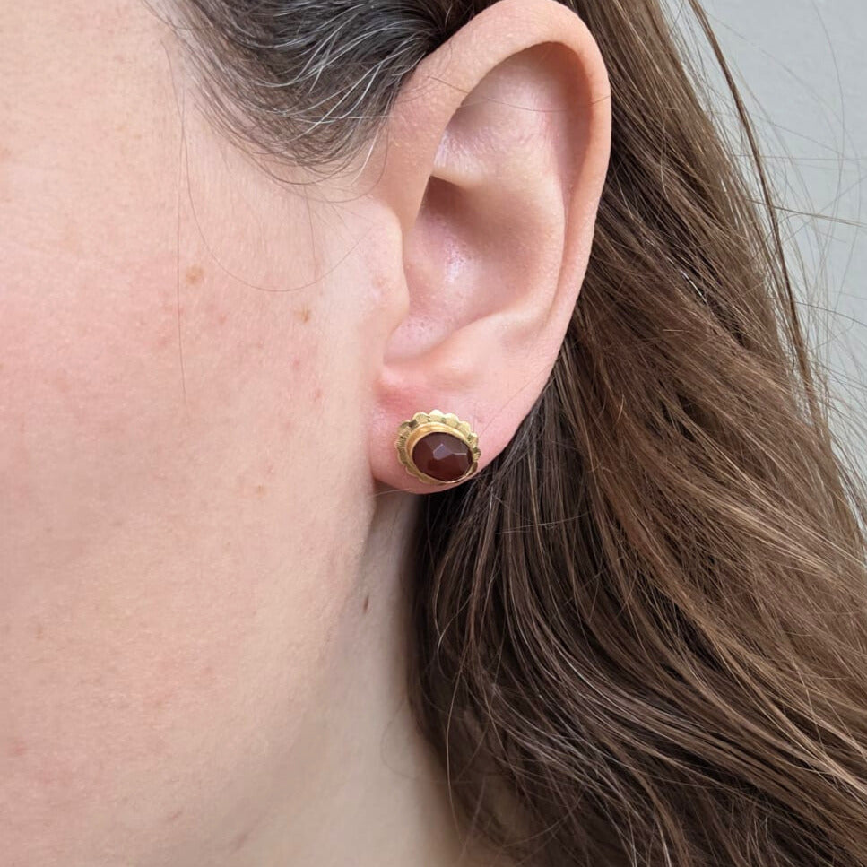 Vintage 14k gold carnelian stud earrings