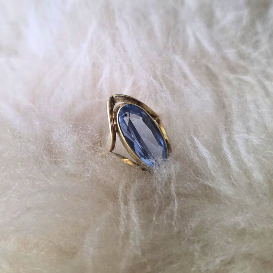 Vintage 14k gold ring with topaz