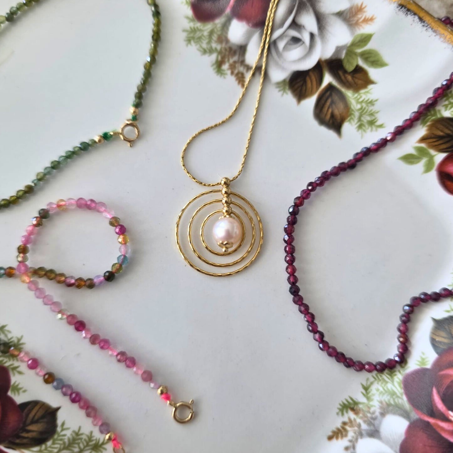 Vintage 14k gold necklace with pearl pendant
