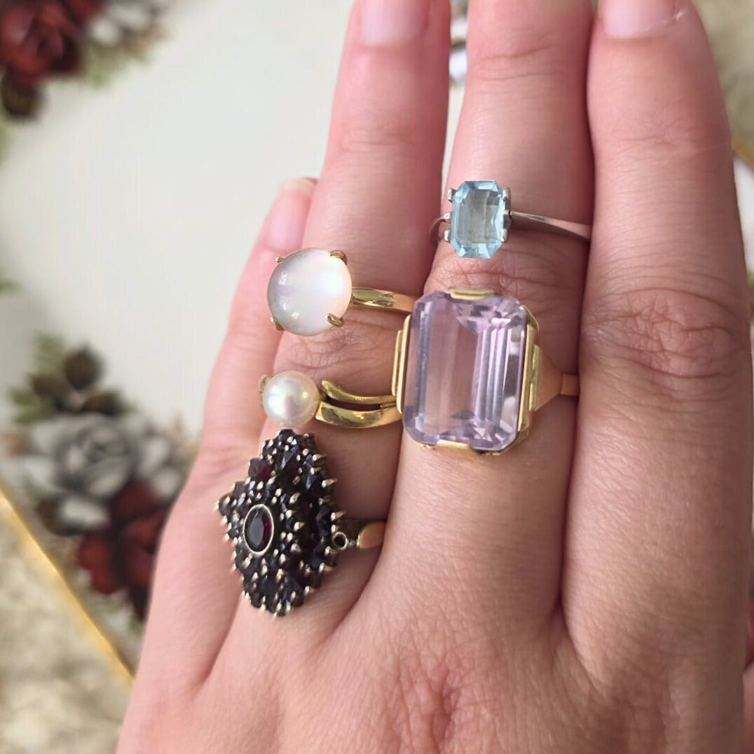 Vintage 14k gold ring with garnet cluster