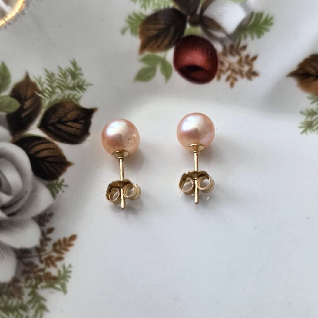 Vintage 14k gold stud earrings pink pearl