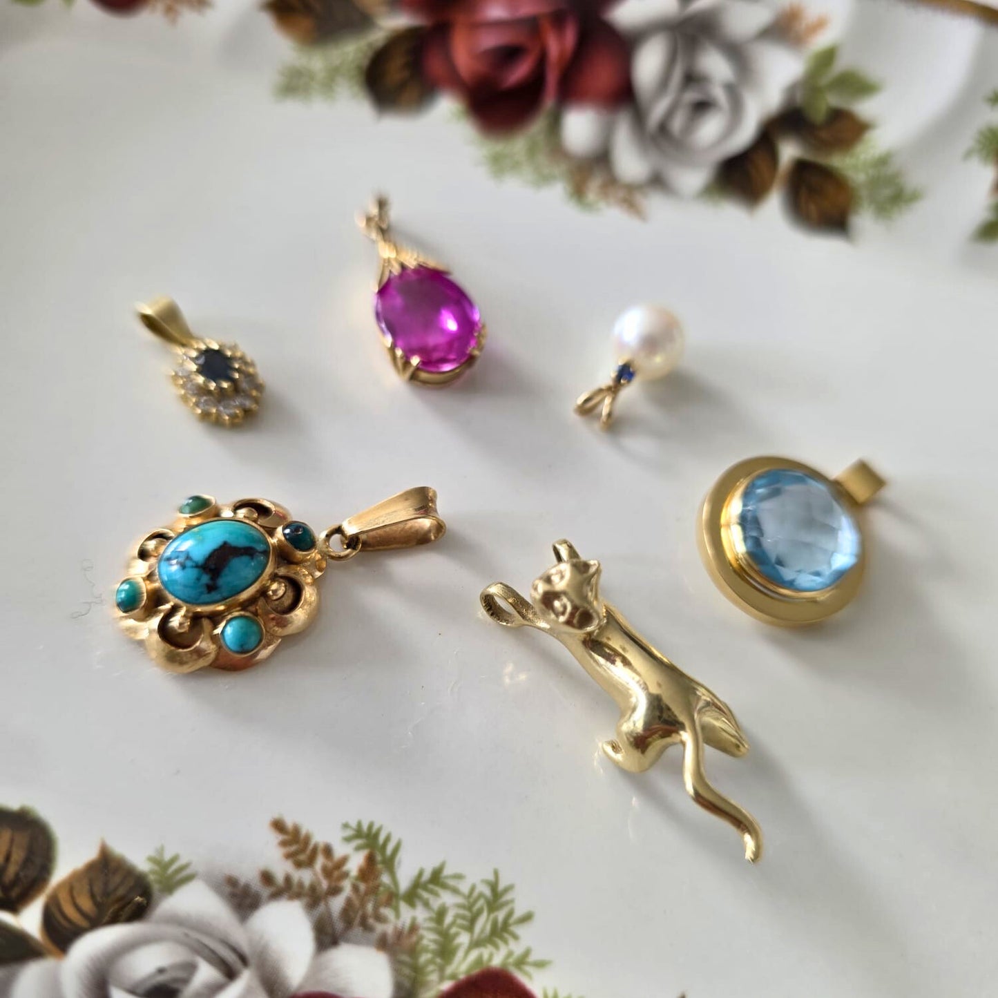 Vintage 14k gold pendant with ruby