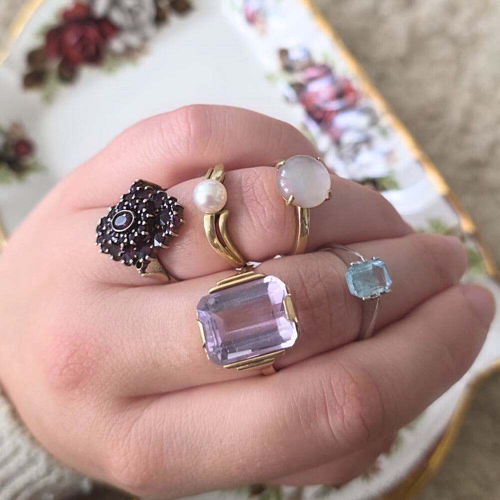 Vintage 14k gold ring with garnet cluster