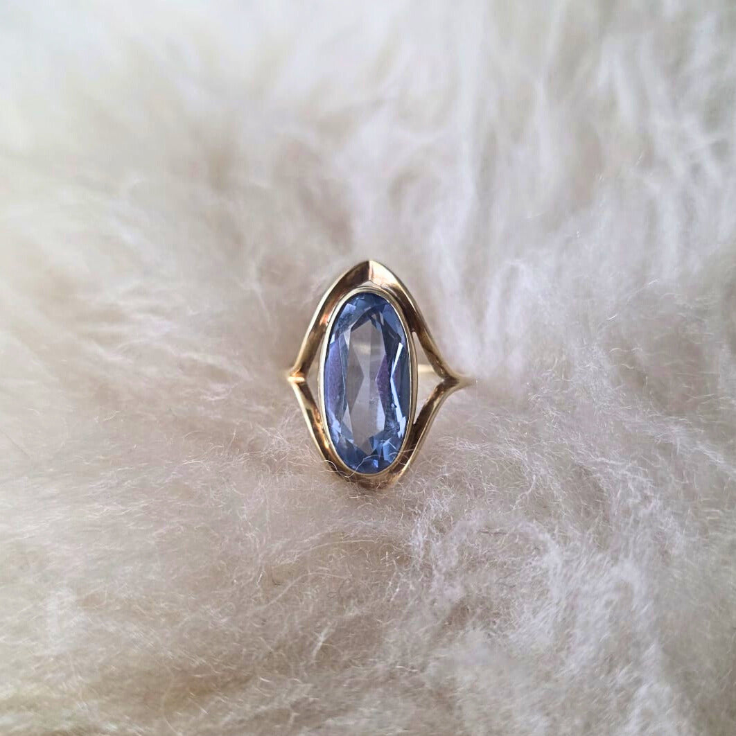 Vintage 14k gold ring with topaz