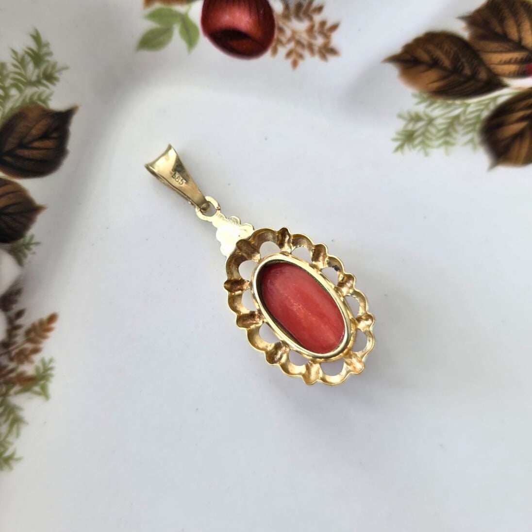Vintage 14k gouden hanger bloedkoraal