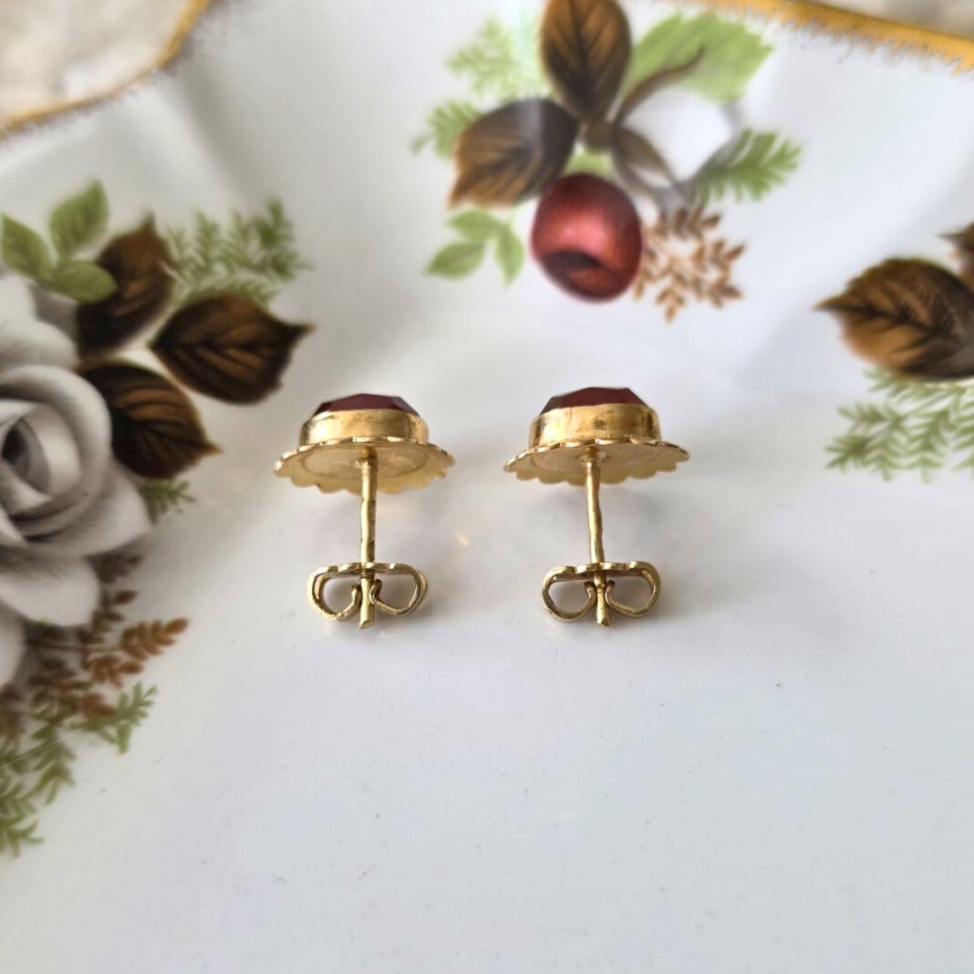 Vintage 14k gold carnelian stud earrings