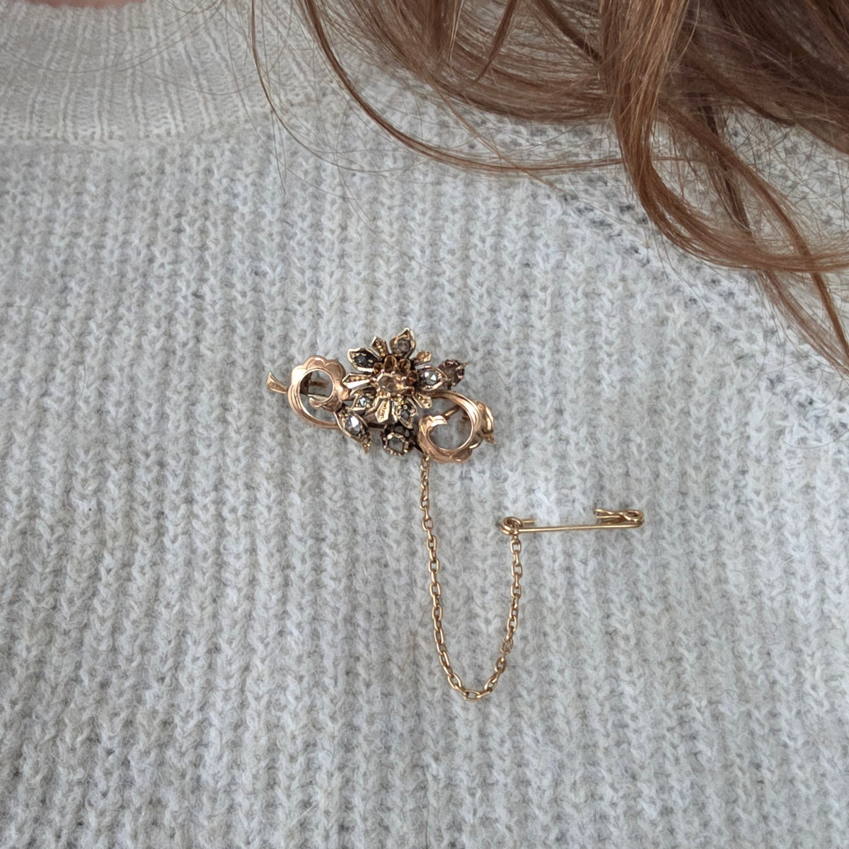 Antieke 14k gouden roosdiamant broche bloemtak