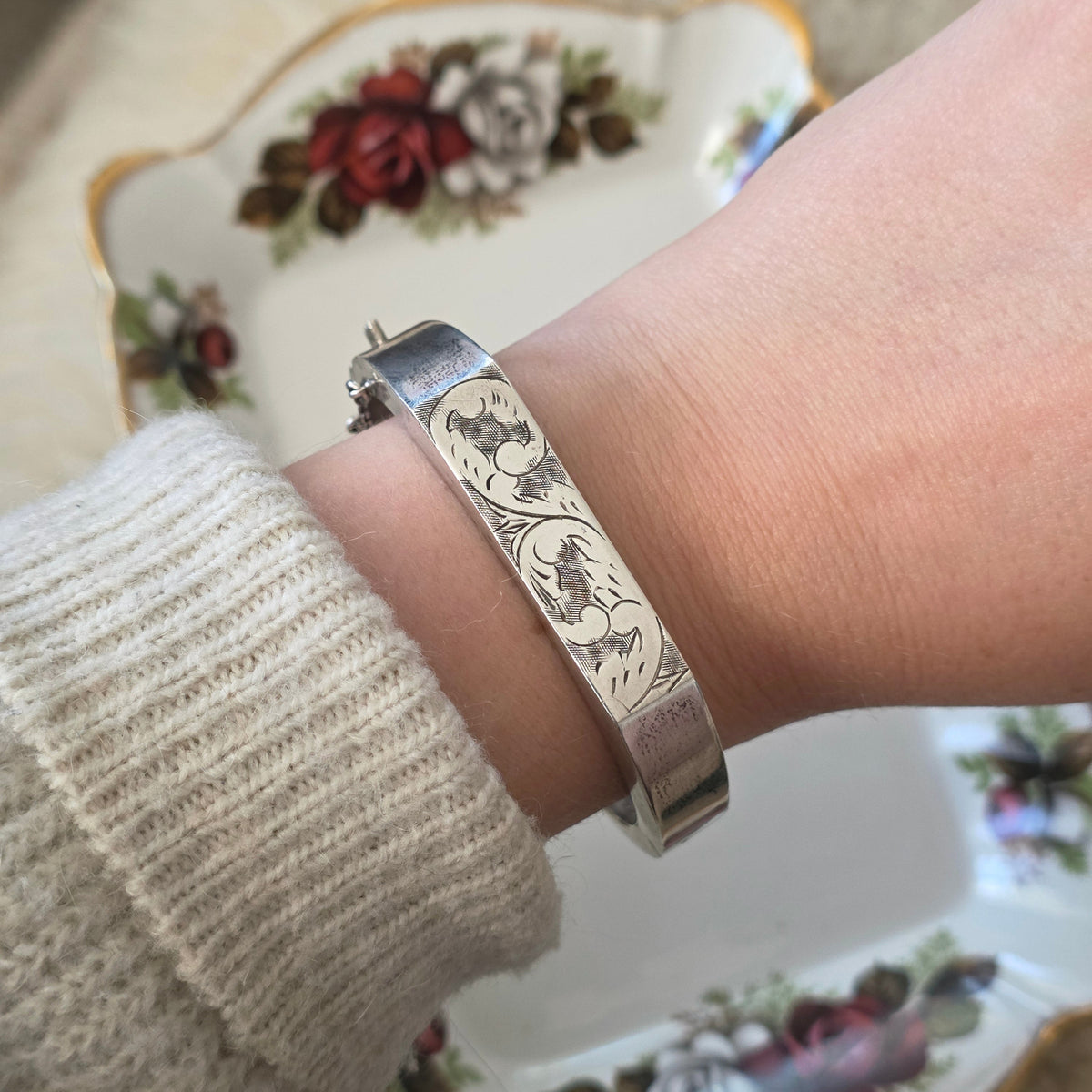 Vintage zilveren bangle gravure