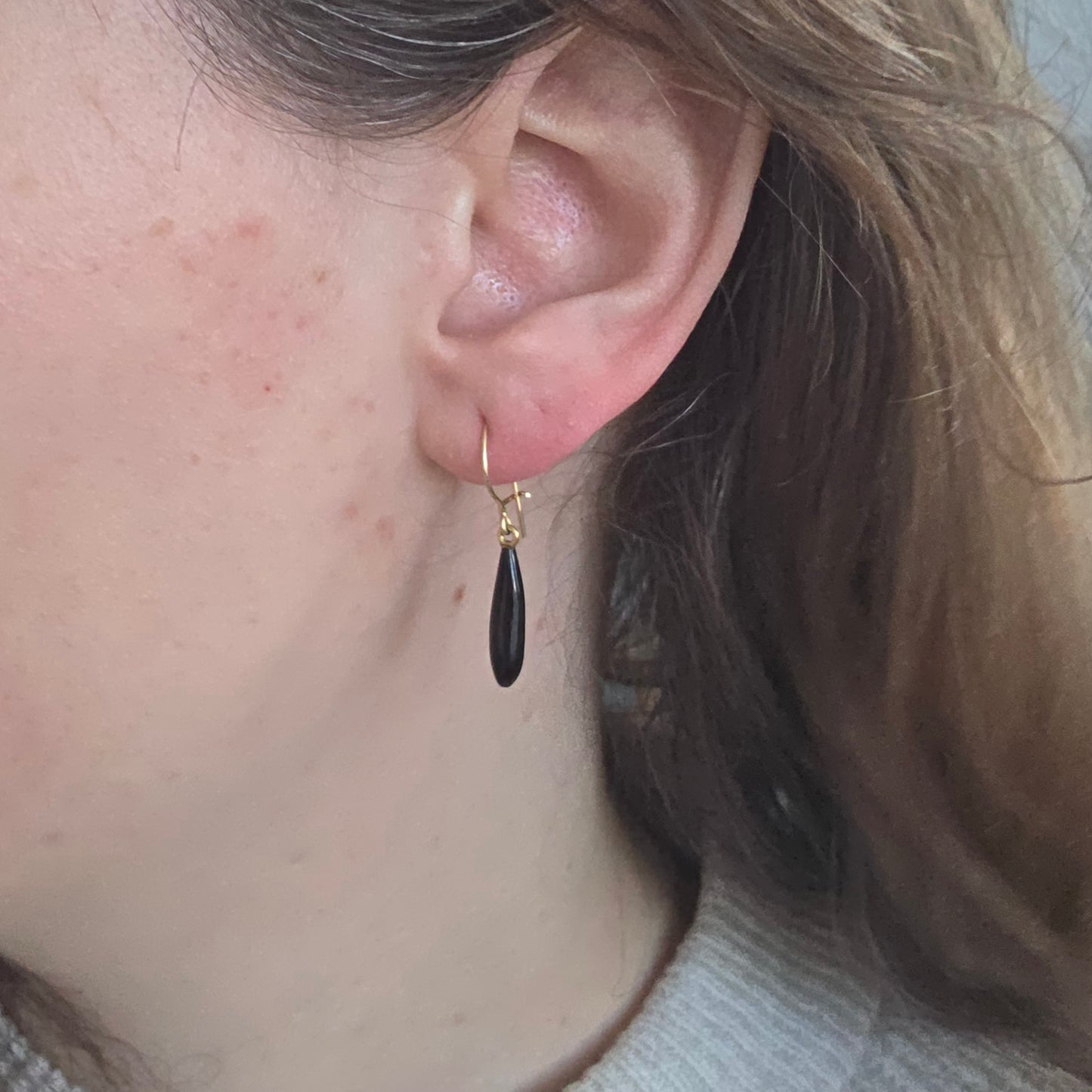 Antieke 14k gouden oorhangers zwarte steen (git)
