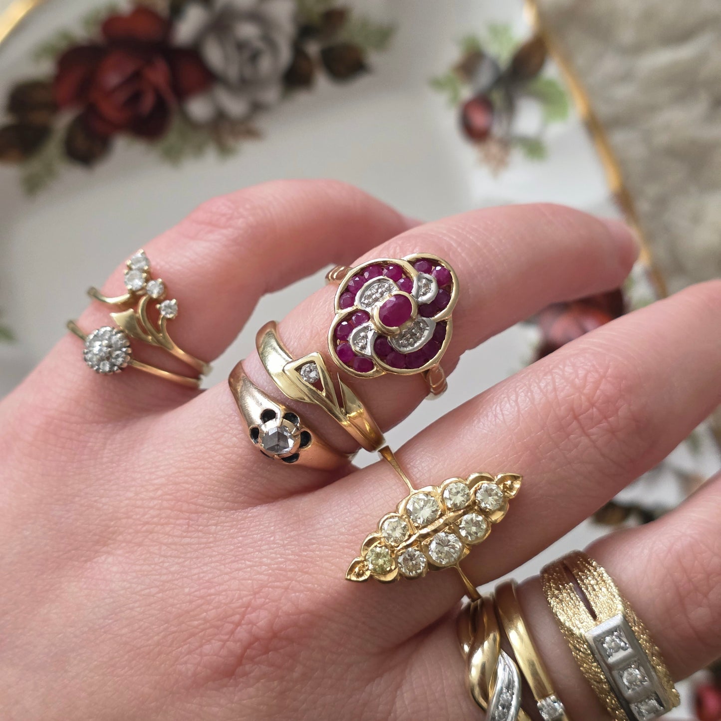 Vintage 14k gold diamond cluster ring