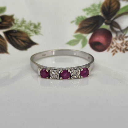 Vintage 14k white gold ring with ruby ​​and 0.03ct diamonds