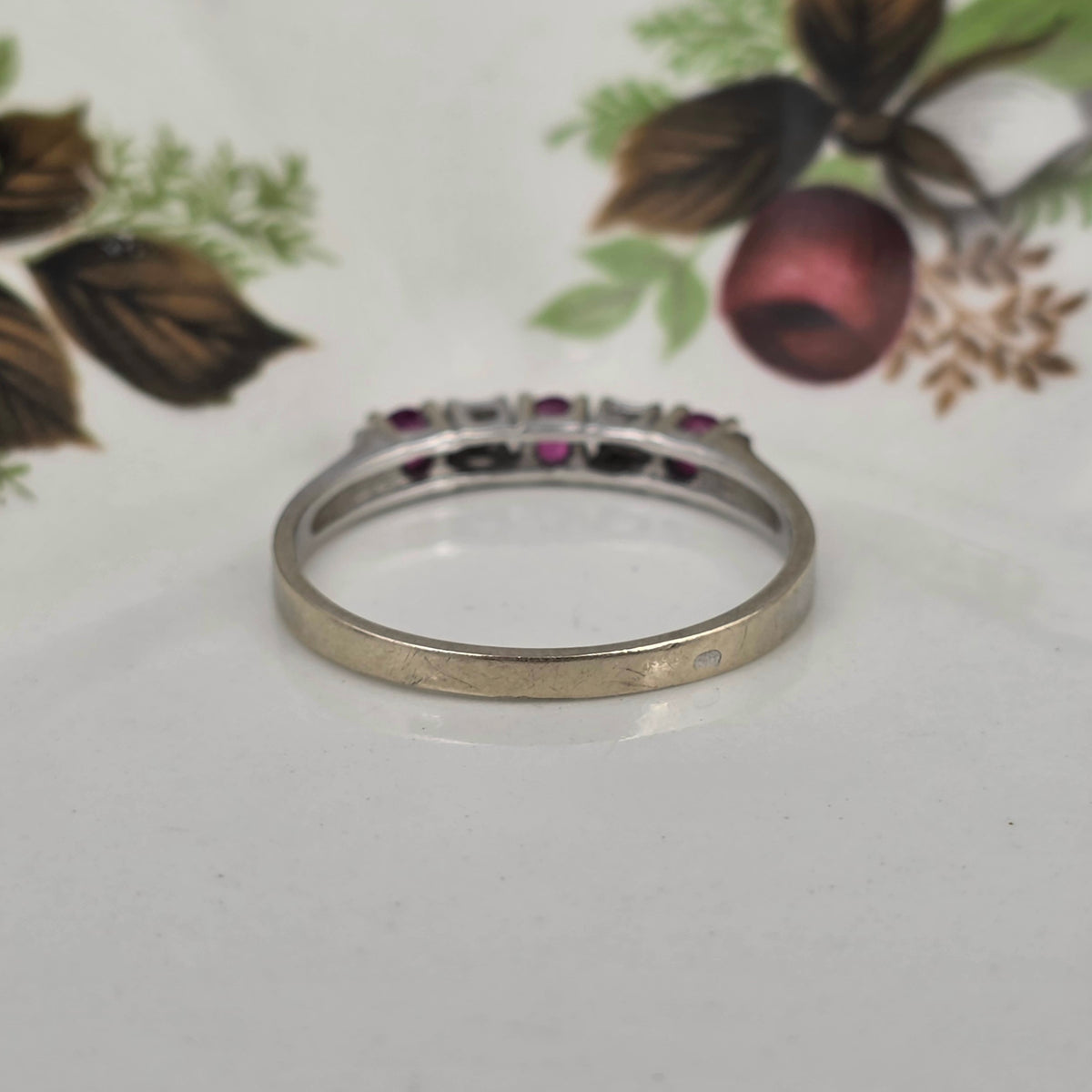 Vintage 14k white gold ring with ruby ​​and 0.03ct diamonds