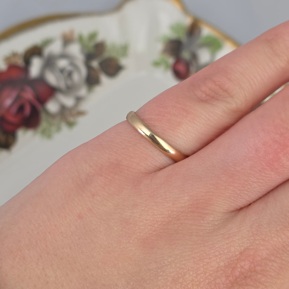 Vintage 18k gold band ring