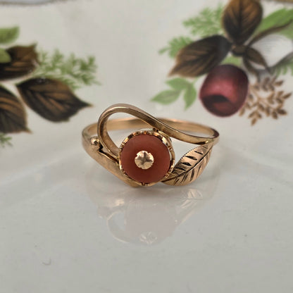 Vintage 14k gold ring with coral and leaf