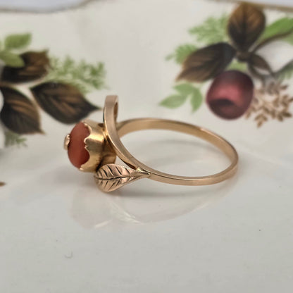Vintage 14k gold ring with coral and leaf