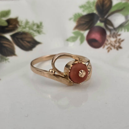 Vintage 14k gold ring with coral and leaf