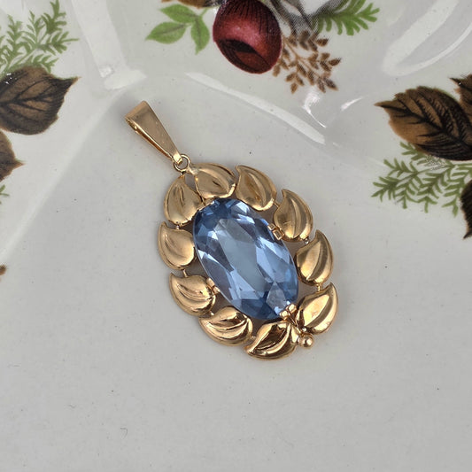 Vintage 18k gold pendant with topaz