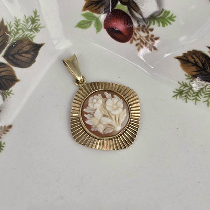 Vintage 14k gold cameo pendant with flowers