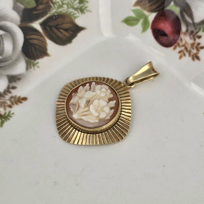 Vintage 14k gold cameo pendant with flowers