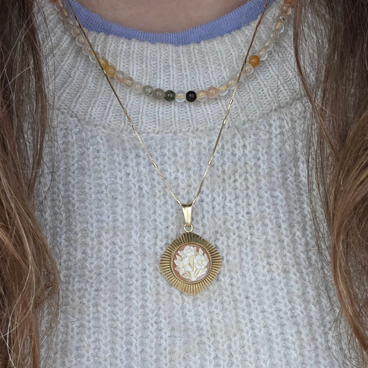 Vintage 14k gold cameo pendant with flowers