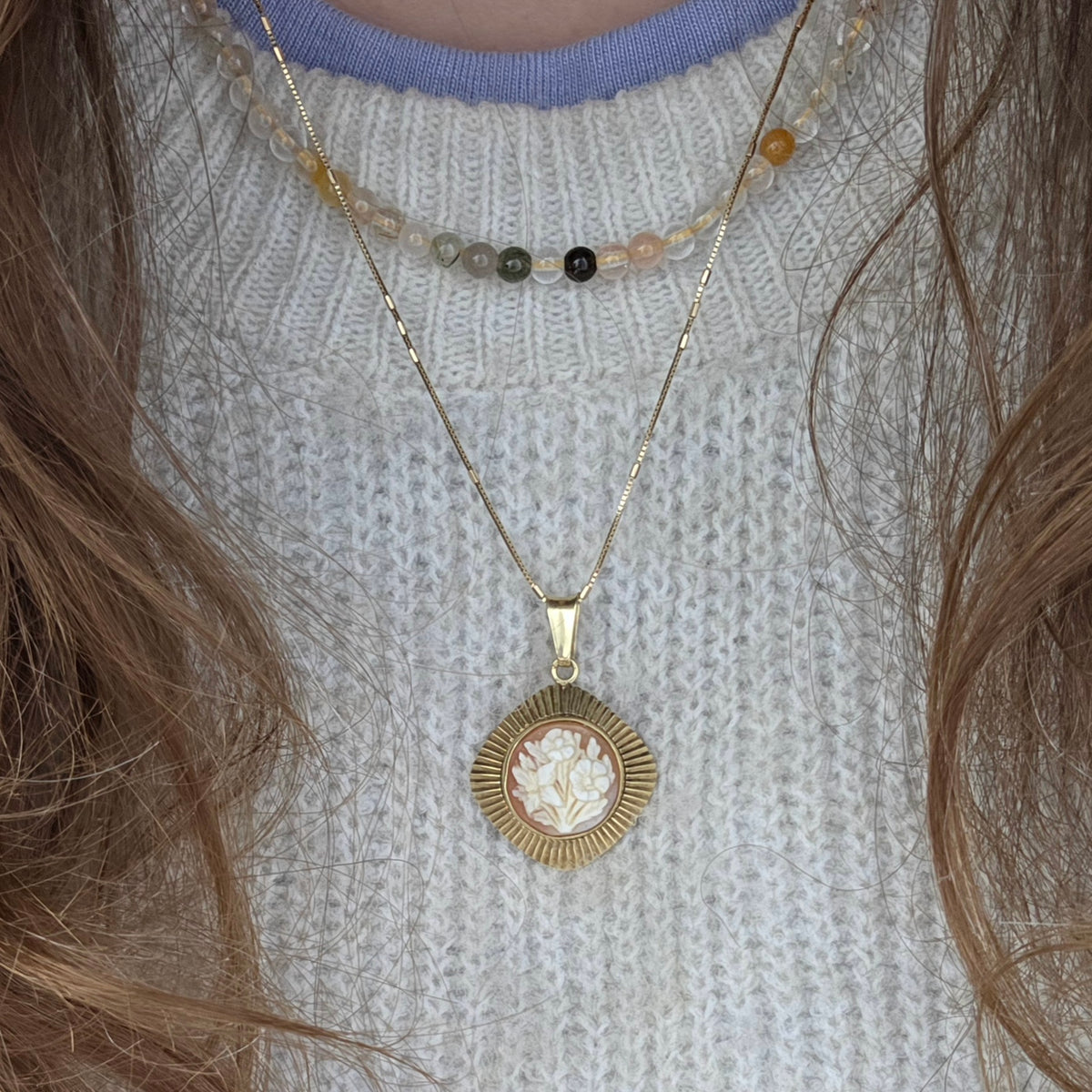Vintage 14k gold cameo pendant with flowers