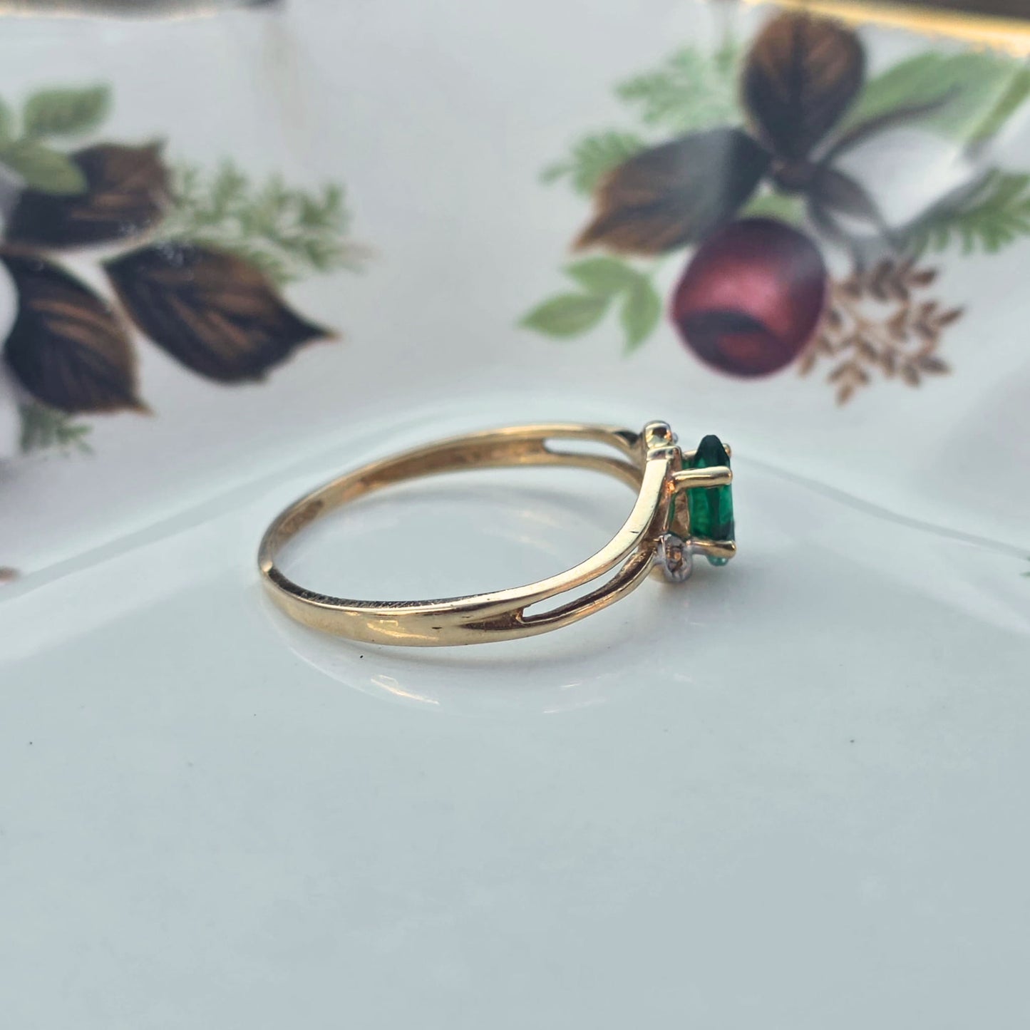 Vintage 10k ring met smaragd