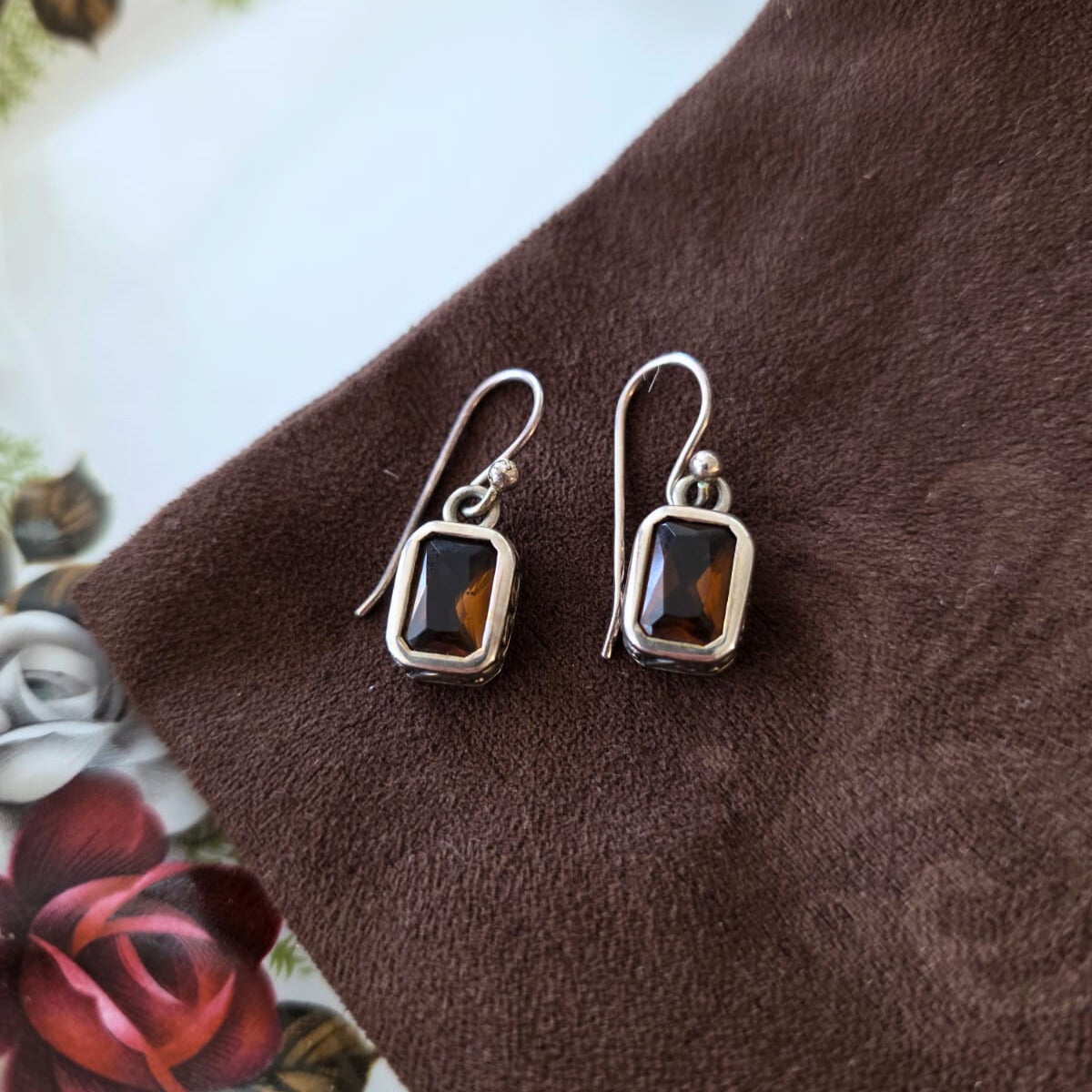 Barse Zilver Oorhangers met Cognac Crystal