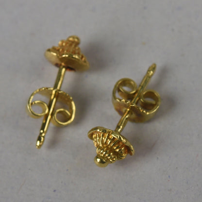 Vintage 14k gouden oorstekers zeeuws knoopje