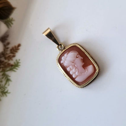Vintage 14k gouden hanger met camee