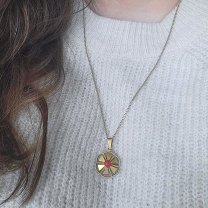 Vintage 14k gouden hanger bloedkoraal