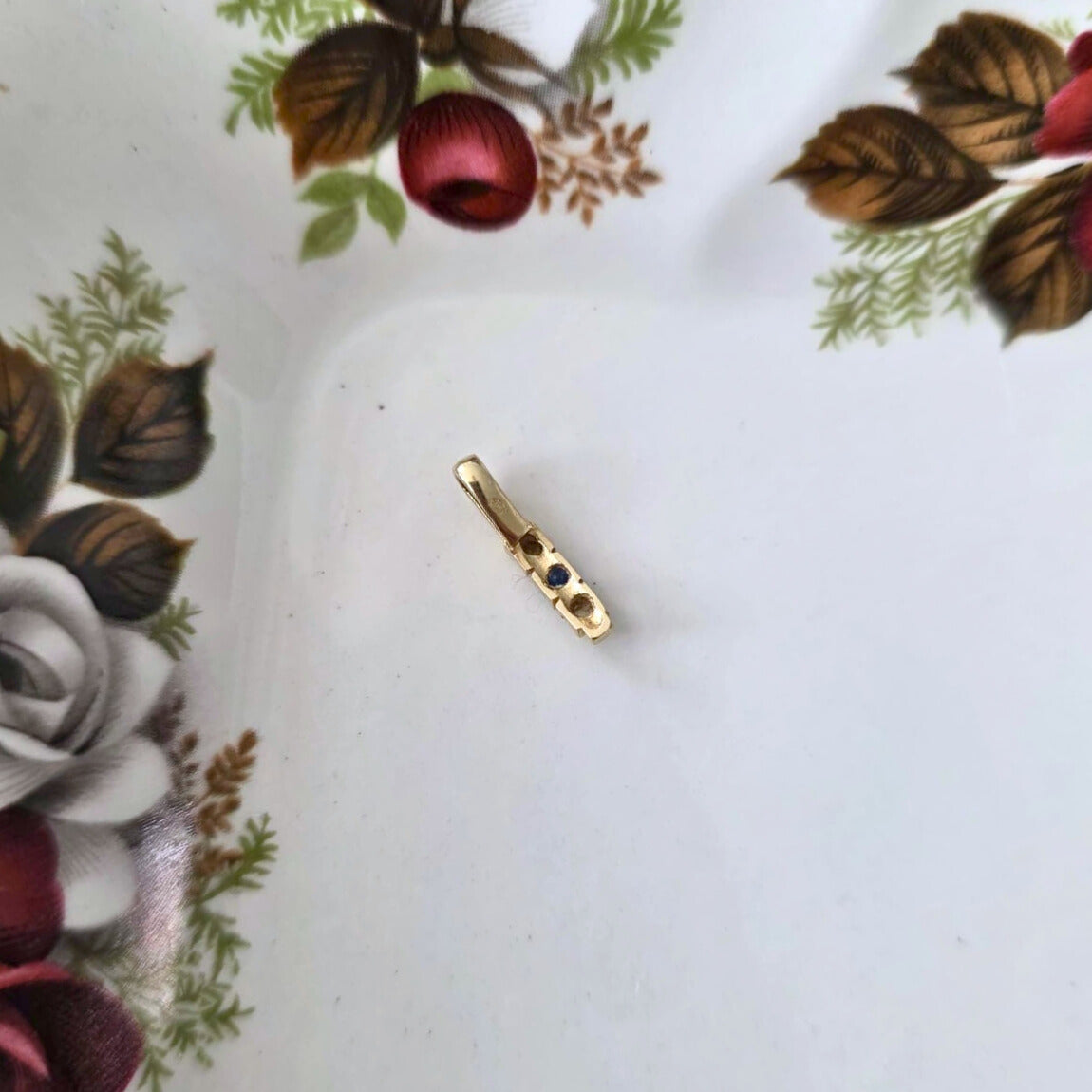 Vintage 14k gouden hanger met saffier en diamant