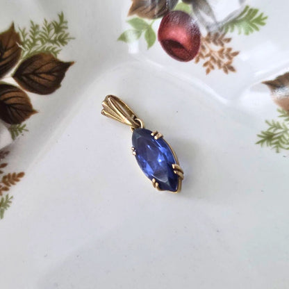 Vintage 14k gold pendant with sapphire