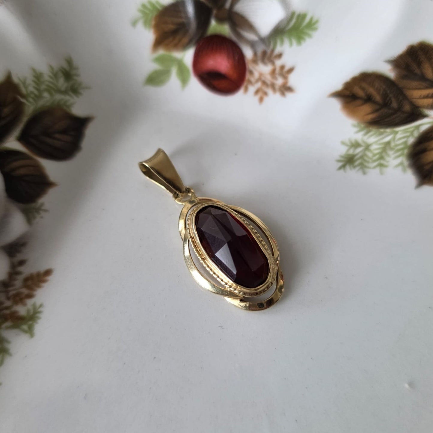 Vintage 14k gouden hanger met granaat