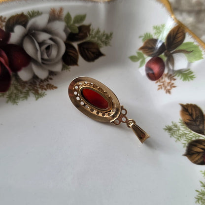 Vintage 14k gold pendant with carnelian