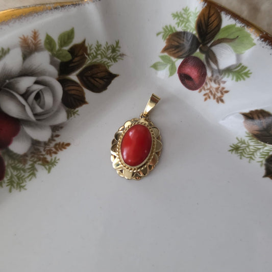 Vintage 14k gouden hanger met bloedkoraal