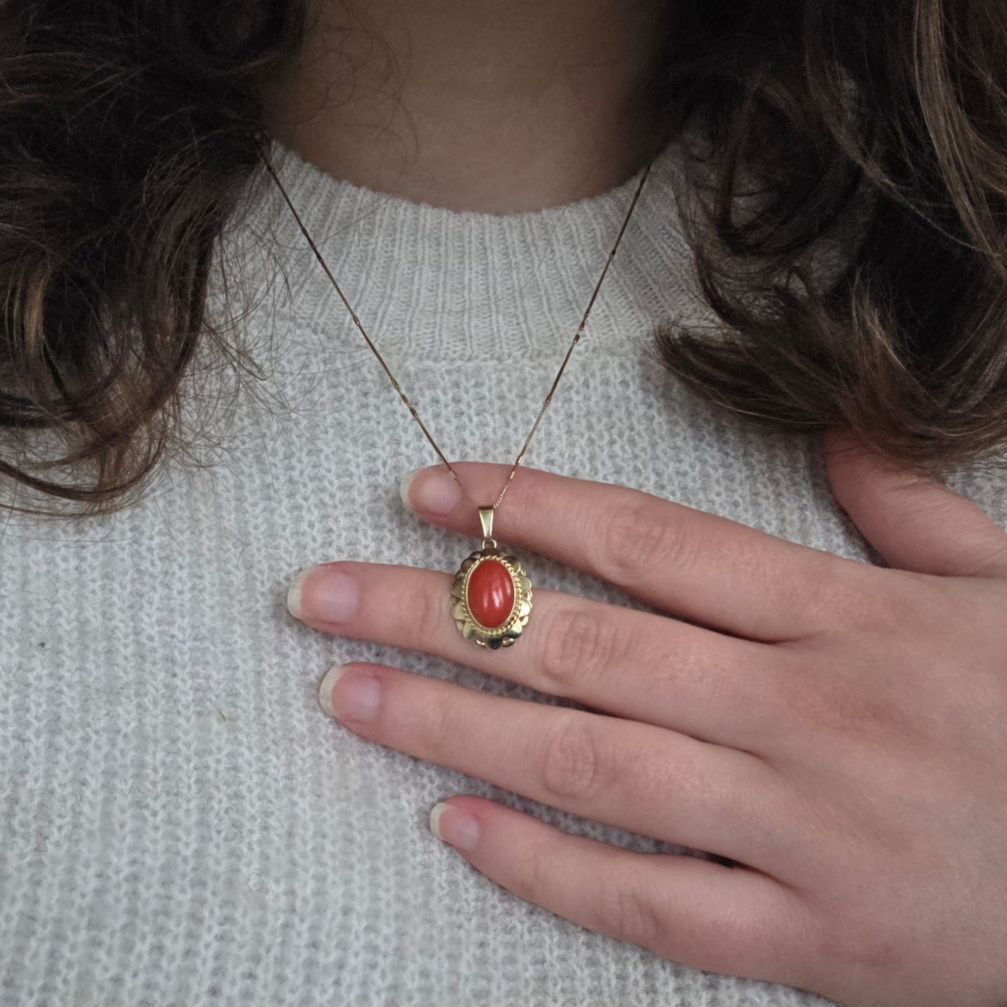 Vintage 14k gouden hanger met bloedkoraal