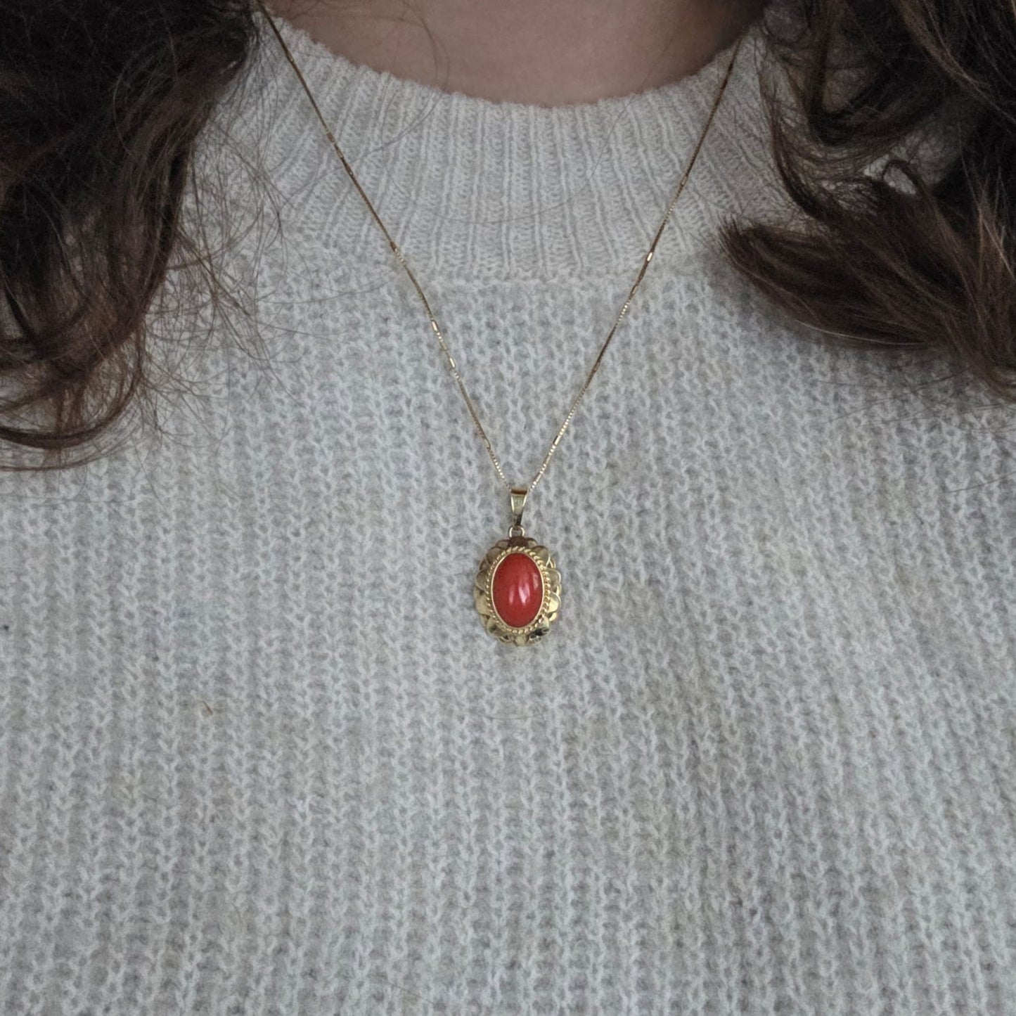 Vintage 14k gouden hanger met bloedkoraal