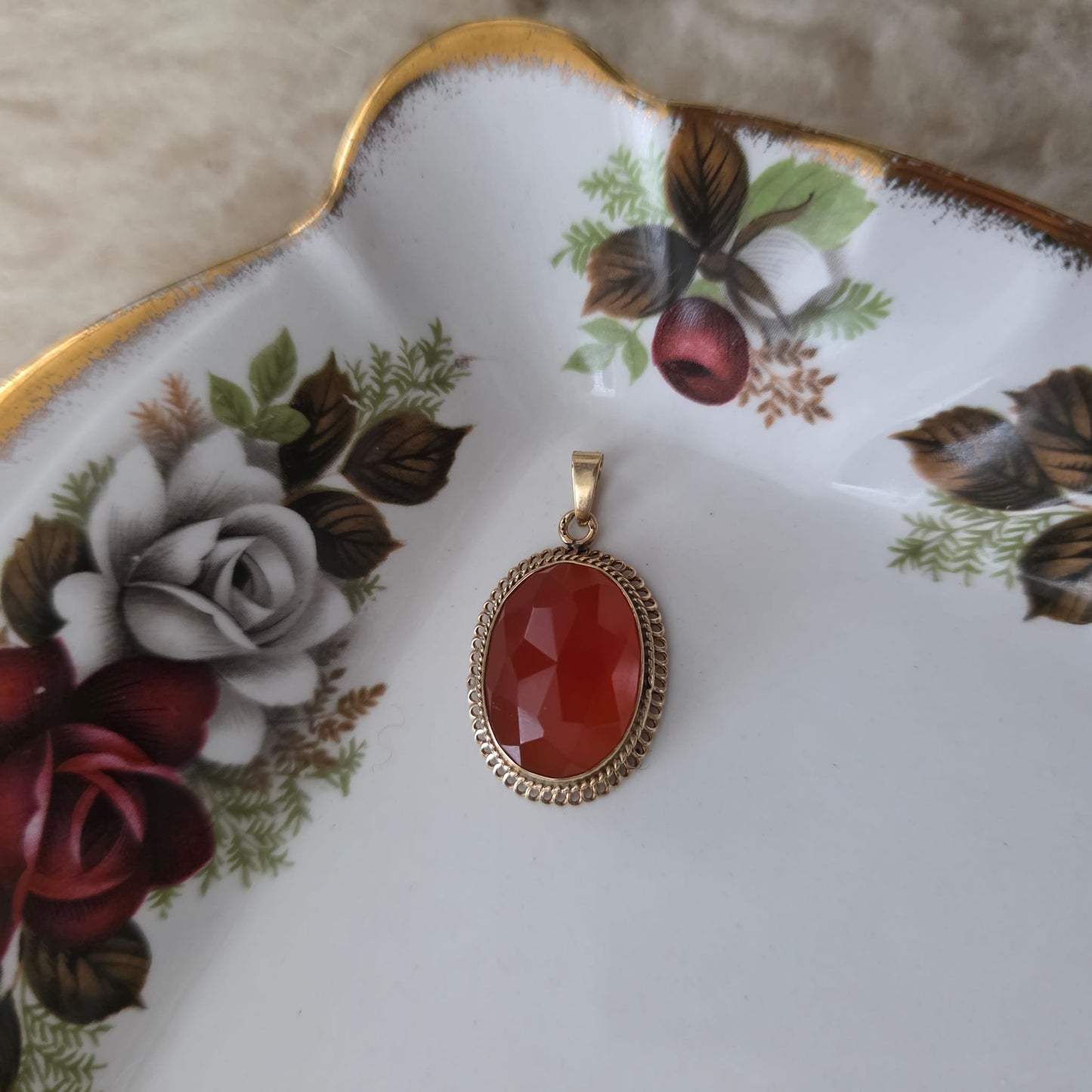 Vintage 14k gouden hanger met carneool