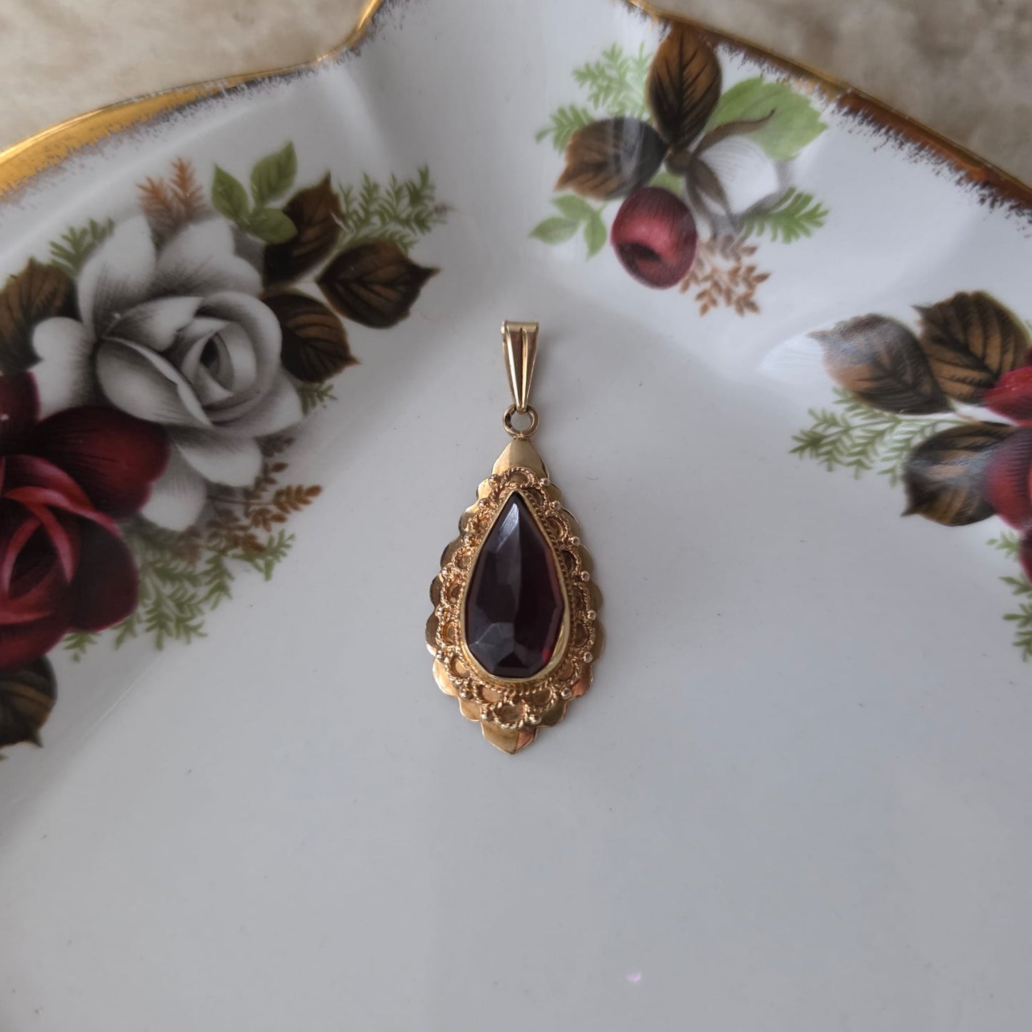 Vintage 14k gouden hanger met granaat