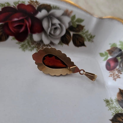 Vintage 14k gouden hanger met granaat