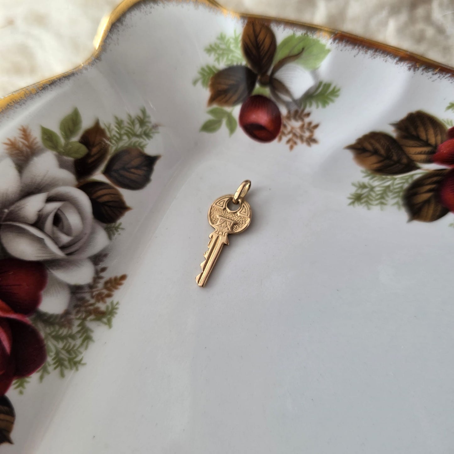 Vintage 18k gouden hanger sleutel