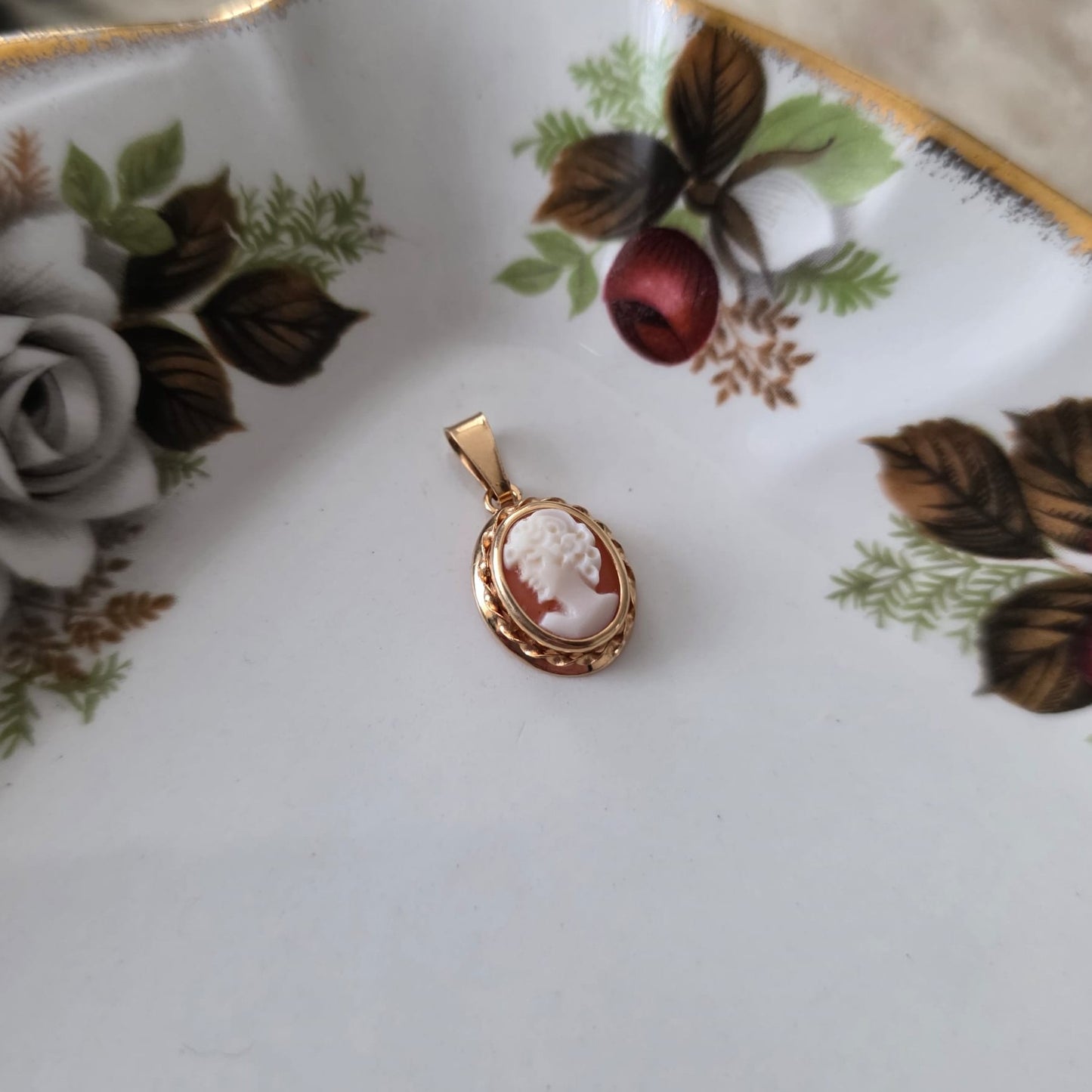 Vintage 18k gouden hanger camee